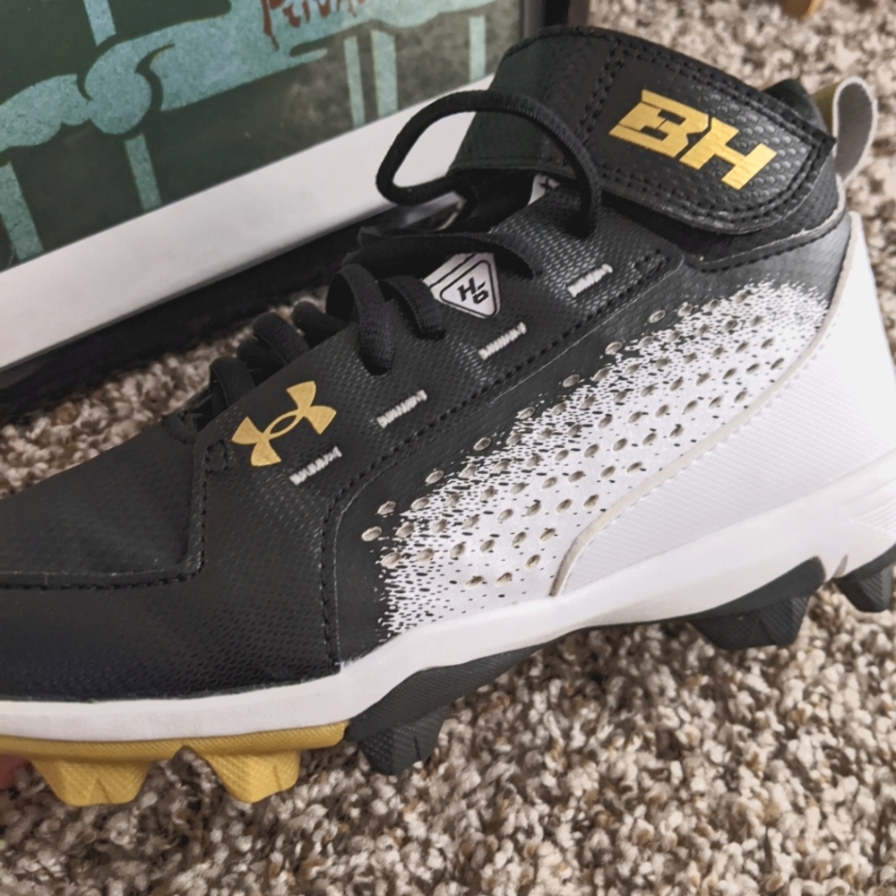 Under armour Bryce Harper boys baseball cleats